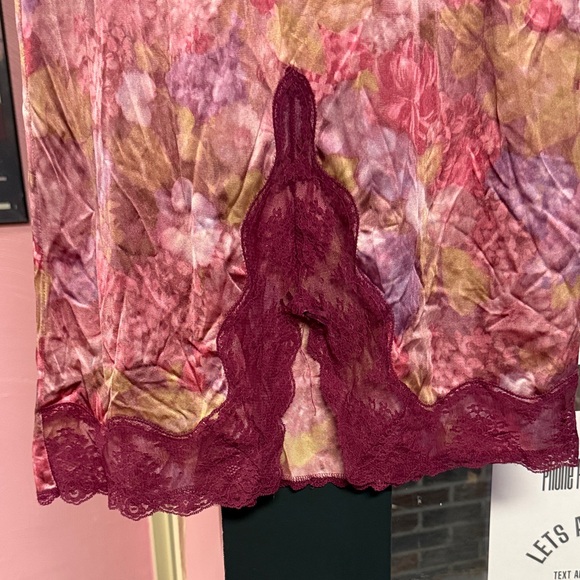 Vintage Floral Slip/Midi Skirt with Lace Trim - Picture 2 of 4